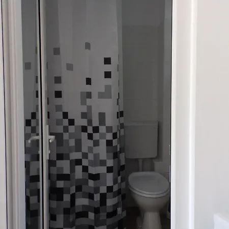 Tourist Paradis 3* コスティネシュティ